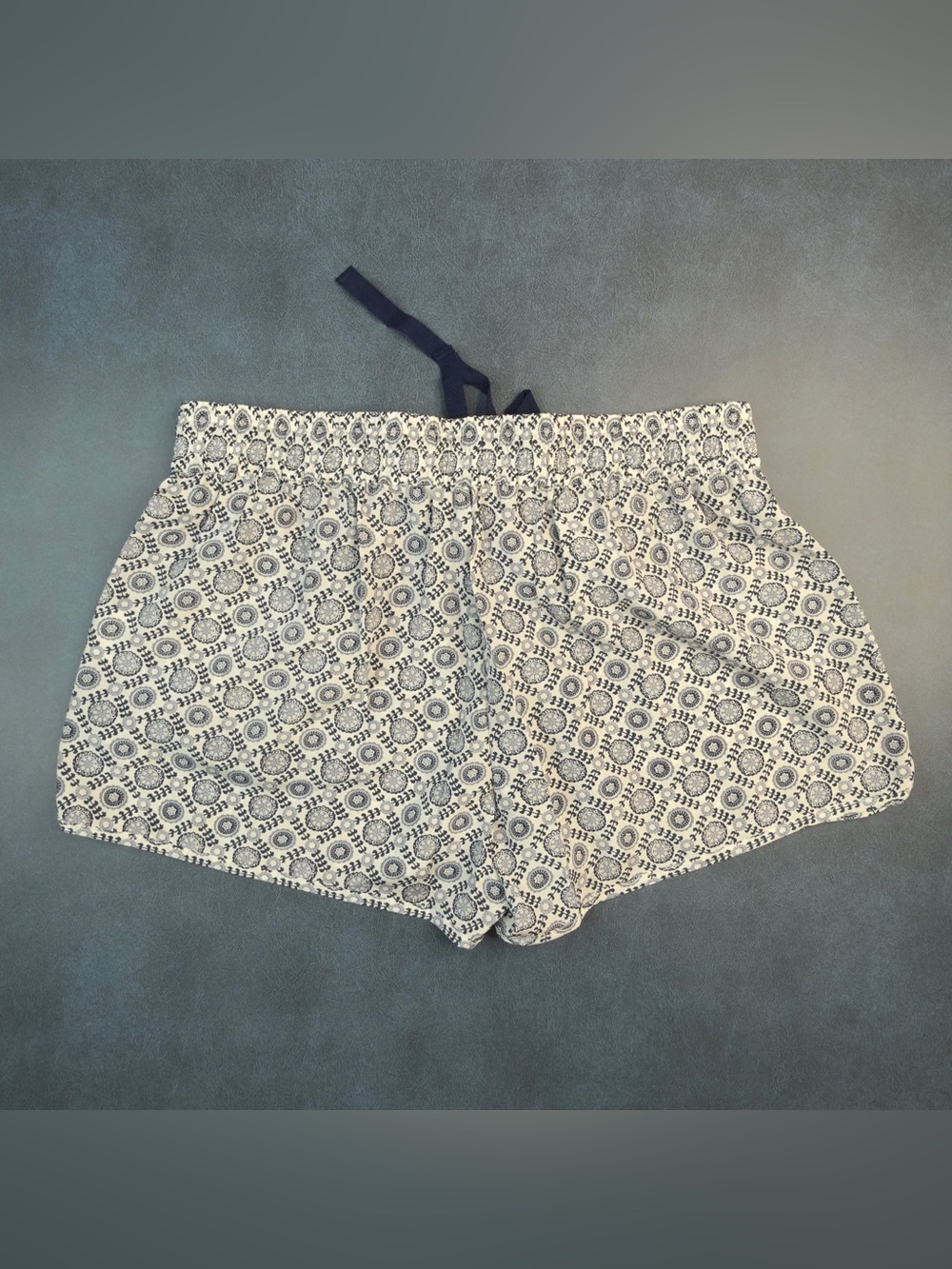 Joie Blue & White Geometric Medallion Print Drawstring Shorts - Size S - Picture 6 of 11